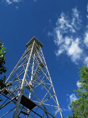 防火瞭望塔 守护森林的“眼睛”